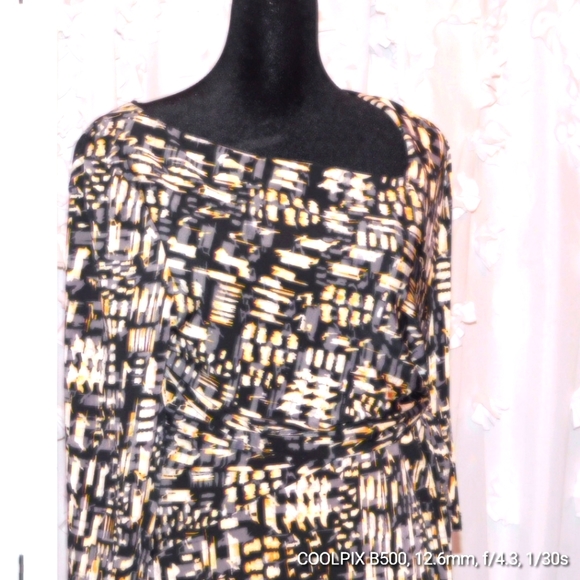 (22) Dress Barn Sz 12 gathering at the waist absolutely adorable - Picture 3 of 4